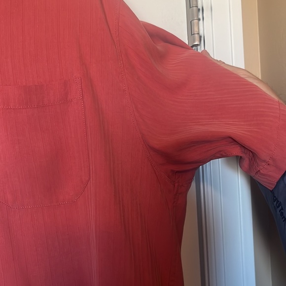Tommy Bahama mens silk shirt - Picture 3 of 5